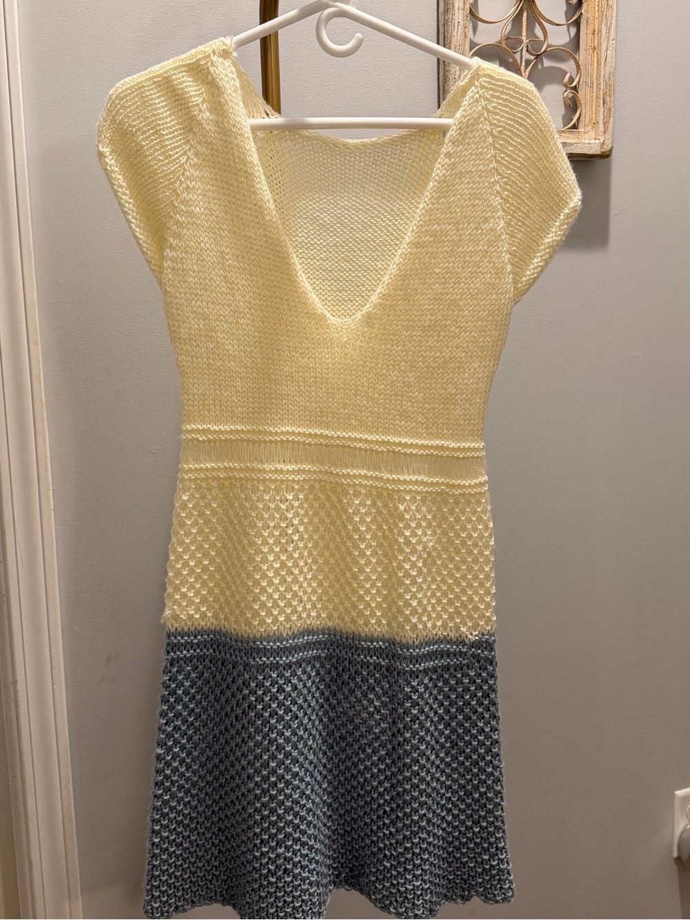 Ivory and Blue V‑Neck Knit Colorblock Midi Dress